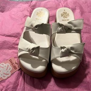 Sam & Libby white shoes size 9